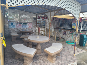 Yard Vybes Bar And Beer Garden