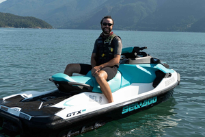 Jetski to Bowen Island, incl beer, wine, coffee or icecream
