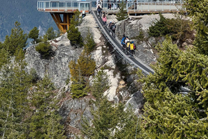 Limited Small Group Tour: Shannon Falls & Sea to Sky Gondola