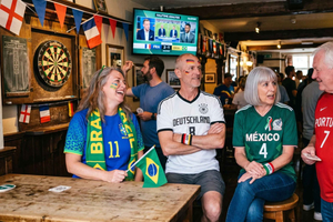 Privat pubcrawl med fodboldfeber i Gastown i Vancouver