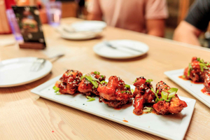 Vancouver: 6 Tastings Food Tour with Sushi, Poutine & More
