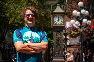 Vancouver: Coal Harbour and Historic Gastown Walking Tour