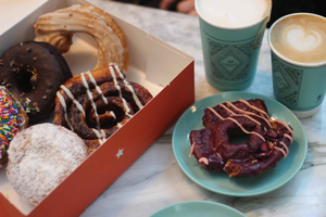 Vancouver: Discover Vancouver's Best Donuts & Walking Tour