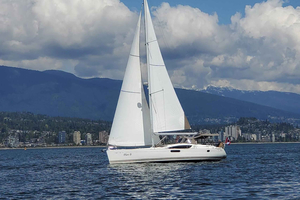 Vancouver: Mosquito Creek and English Bay Sailboat Cruise