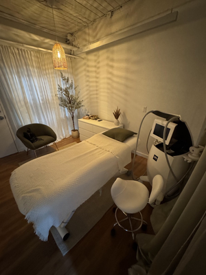 Laguse Beauty & Wellness Club Yaletown