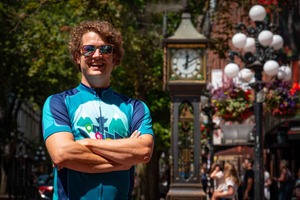 Vancouver: Coal Harbour and Historic Gastown Walking Tour