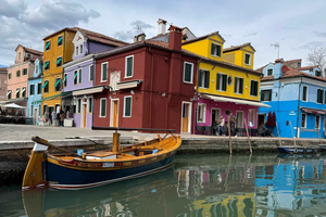 Venetië: 6-uurs boottocht met vintage boot naar Murano en Burano (max. 8 personen)