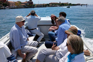 Descubra Murano, Burano e Torcello de barco (passeio particular)