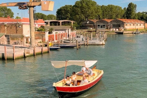 Veneza: passeio privativo ao pôr do sol em um barco típico