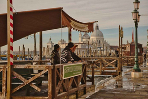 Venecia: paseo exclusivo en góndola por el Gran Canal en grupos pequeños