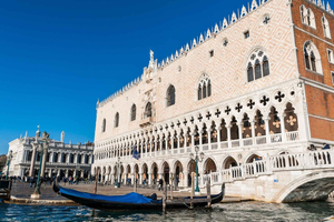 Venice: Doge's Palace Guided Tour with Optional Gondola Ride