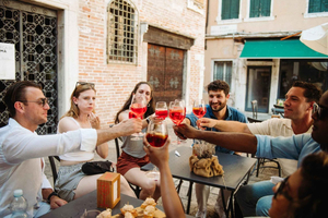 Venice: Evening Cicchetti & Wine Tour with Generous Tastings