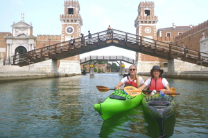 Venice: Hidden Canal Gems Kayak Tour with Certified Guide