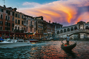 Venice: Shared Gondola Ride at Sunset