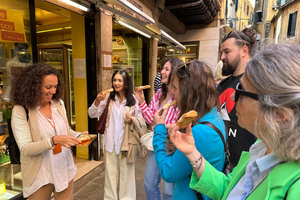 Venedig: Street Food Tour mit einem ortskundigen Guide und Verkostungen