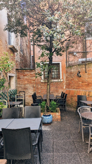 Garden Bar