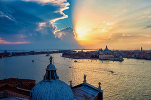 Romantic Gondola tour and Dinner for two