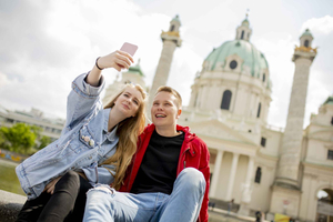 Best of Vienna 1-Day Tour by Car with Schonbrunn Tickets