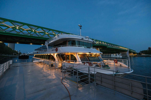 Bratislava: Cruise with Dinner on the Waves of the Danube