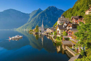 Bratislava: Melk, Hallstatt, and Salzburg Private Tour