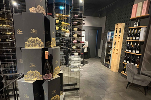 Exclusive champagne & caviar pairing in the heart of Vienna