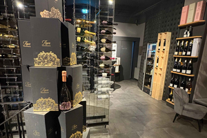 Exclusive champagne & caviar pairing in the heart of Vienna