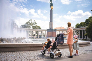 Private Family Tour, City Highlights, Museum & Cake