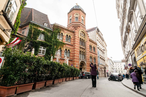 Romantic Old Town 2-Hour Discovery Tour
