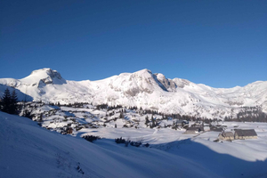 Vienna: 2-day Alpine Mountain Hiking Tour Guide and Transfer