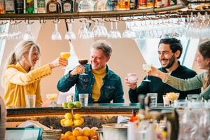 Vienna Nightlife Tour: Dinner, Drinks & Rooftop Bar