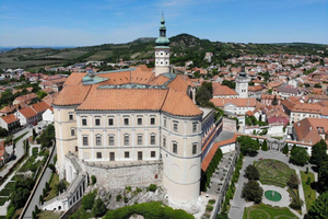 Vienna: Transfer to Prague via fabulous Mikulov & Kutna Hora