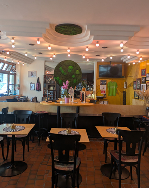 Kunst-Café in Hundertwasserhaus