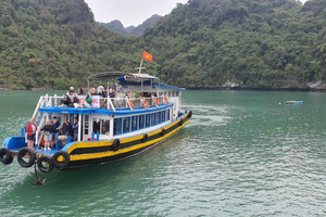 Cat Ba: Lan Ha, bahía de HaLong día completo- bicicleta, kayak, almuerzo
