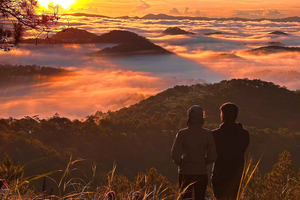Da Lat: Cloud Hunting & Sunrise Trekking to Hon Bo Peak