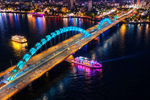 Da Nang: tour in barca con cena sul fiume Han e opzioni per tavolo privato