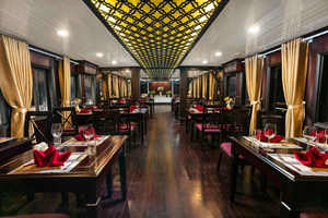 Vanuit Hanoi/Ha Long: La Regina 4-sterrencruise - Bai Tu Long-baai
