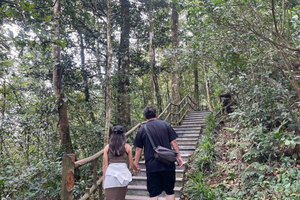 Hanoi: dagtour met gids door Nationaal Park Ba Vi met klassieke jeep