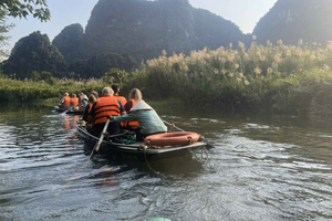 Hanoi: Ninh Binh 2-Day Countryside & Heritage Tour