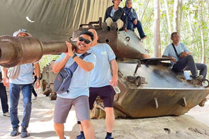 Ho Chi Minh : tunnels de Cu Chi et tir au fusil AK-47 - MAX 11 personnes