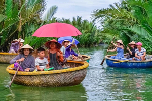 Hoi An: Lantern Making, Duck Farm, & Basket Boat Tour