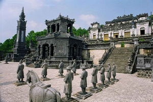 Tour por las tumbas reales de Hue: visita a las mejores pagodas y mausoleos