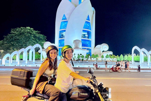 Nha Trang: Night Local Food Tasting & Sightseeing By Scooter