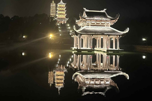 Ninh Binh: Bai Dinh Pagoda by Night Tour