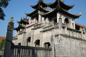 Ninh Binh: Phat Diem Stone Cathedral & Pineapple Farm Tour