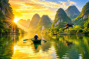 Ninh Binh: tour all'alba con escursione alle Grotte di Mua e giro in barca a Trang An