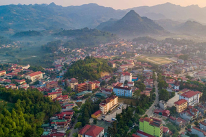 3-Day Bac Ha and Ban Phung Motorbike Tour from Sapa