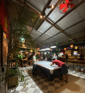 Bia Hơi Đồng Chí