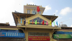 Binh Tay Market