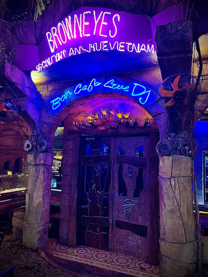 Brown Eyes Bar