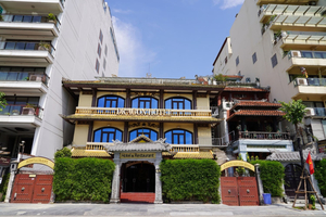 Dragon Hotel
